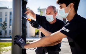 Damit die Straßenbeleuchtung funktioniert, will einiges gelernt sein.
